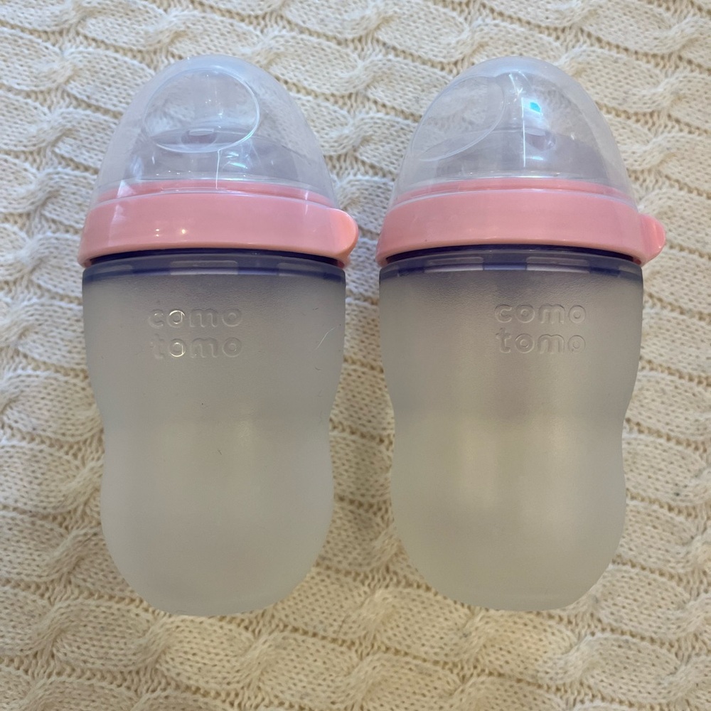 Pink, Como Tomo bottles